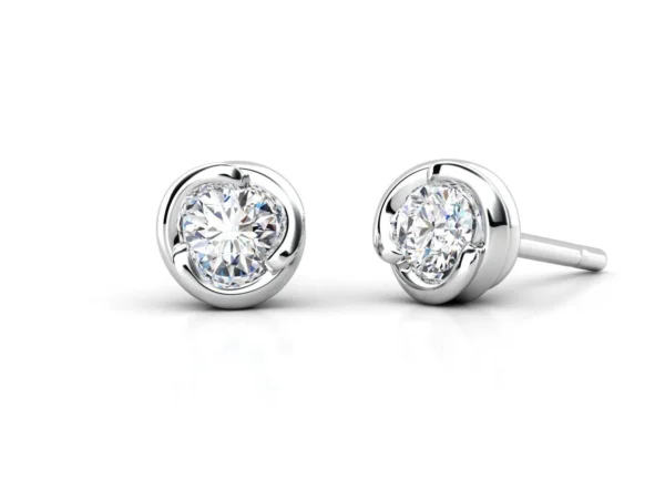 Aretes en oro blanco con diamantes estilo TREBOL