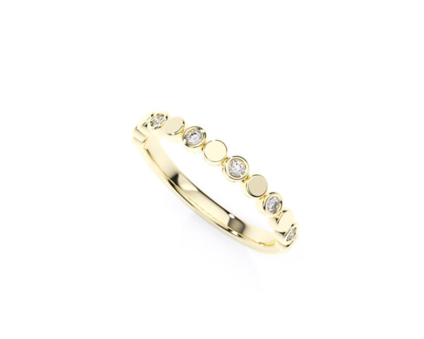 Anillo de oro amarillo con diamantes estilo Bezel EWA Joyeria 1