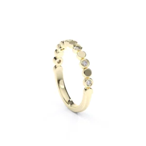 Anillo de matrimonio oro amarillo con diamantes estilo Bezel