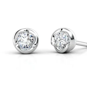 Aretes en oro blanco con diamantes estilo TREBOL